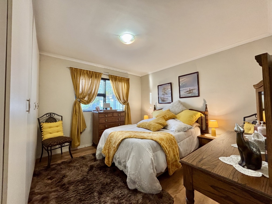3 Bedroom Property for Sale in Loucharmante Western Cape
